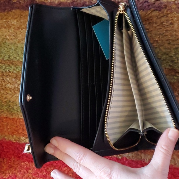 Womens Ophelia Roe Pebbled Faux Leather Flap Wallet Zipper Snap NWT - Picture 3 of 3